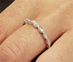 Picture of Scalloped diamonds wedding band
