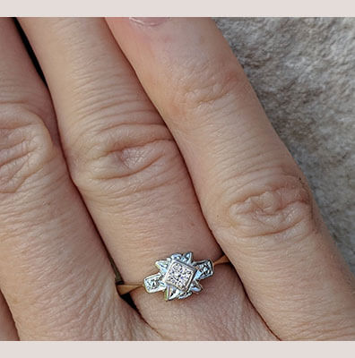 Dainty 1930's Art Deco Engagement ring set with natural center diamond 0.10 carat 