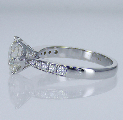 Designers engagement ring with round diamonds