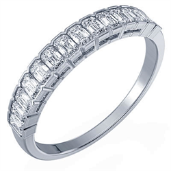 Picture of 1.50 carat Lab diamonds D VVS2 Emerald ring